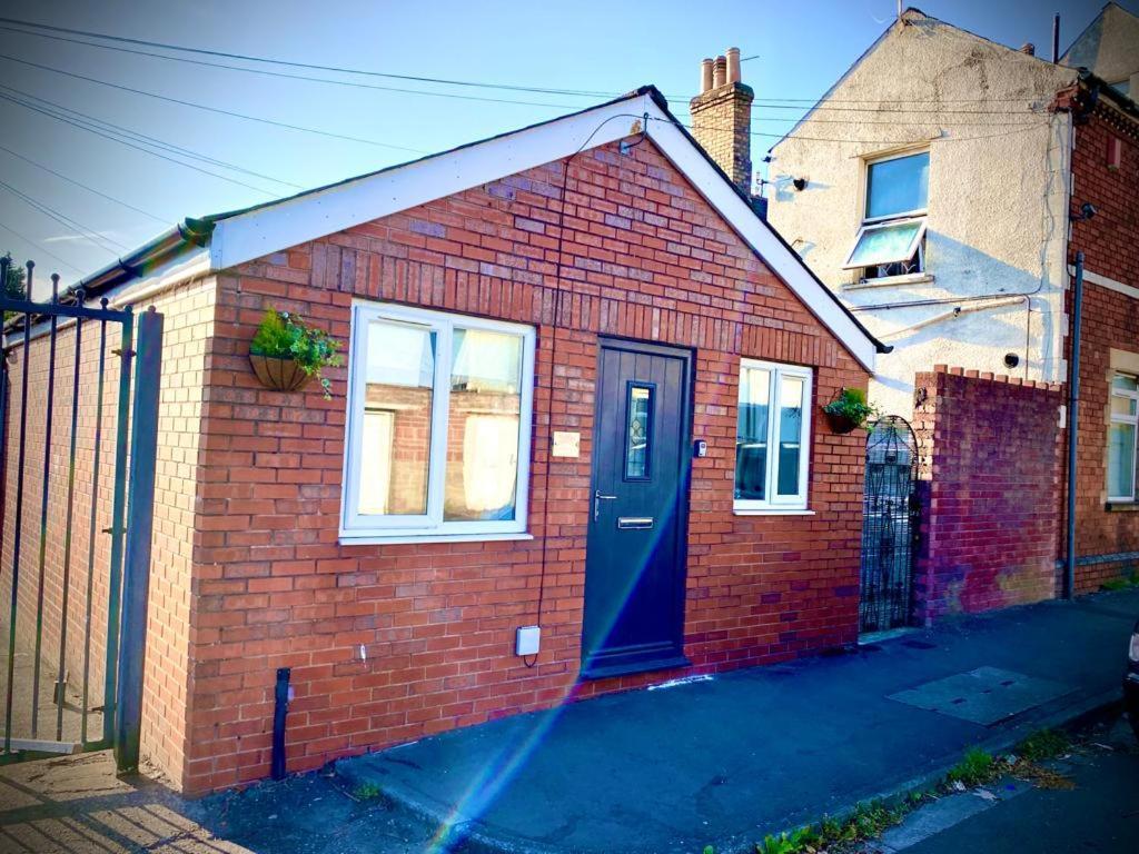 Unique Bungalow Grangetown Apartment Cardiff Exterior photo